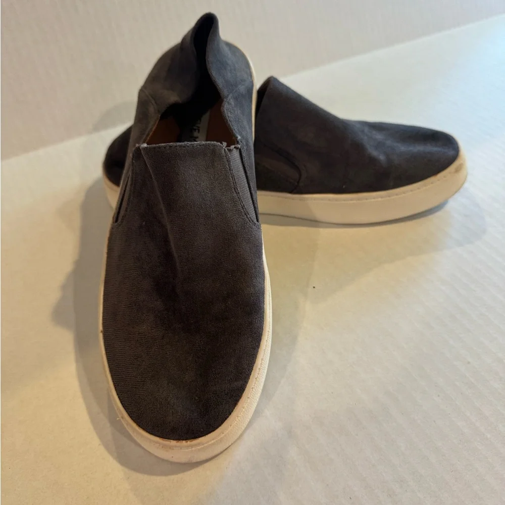 Men’s Suede slip on shoes size 8